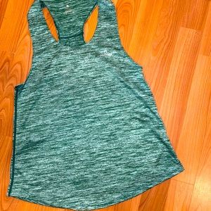 Heather Green Workout Tee🖤💪🏽